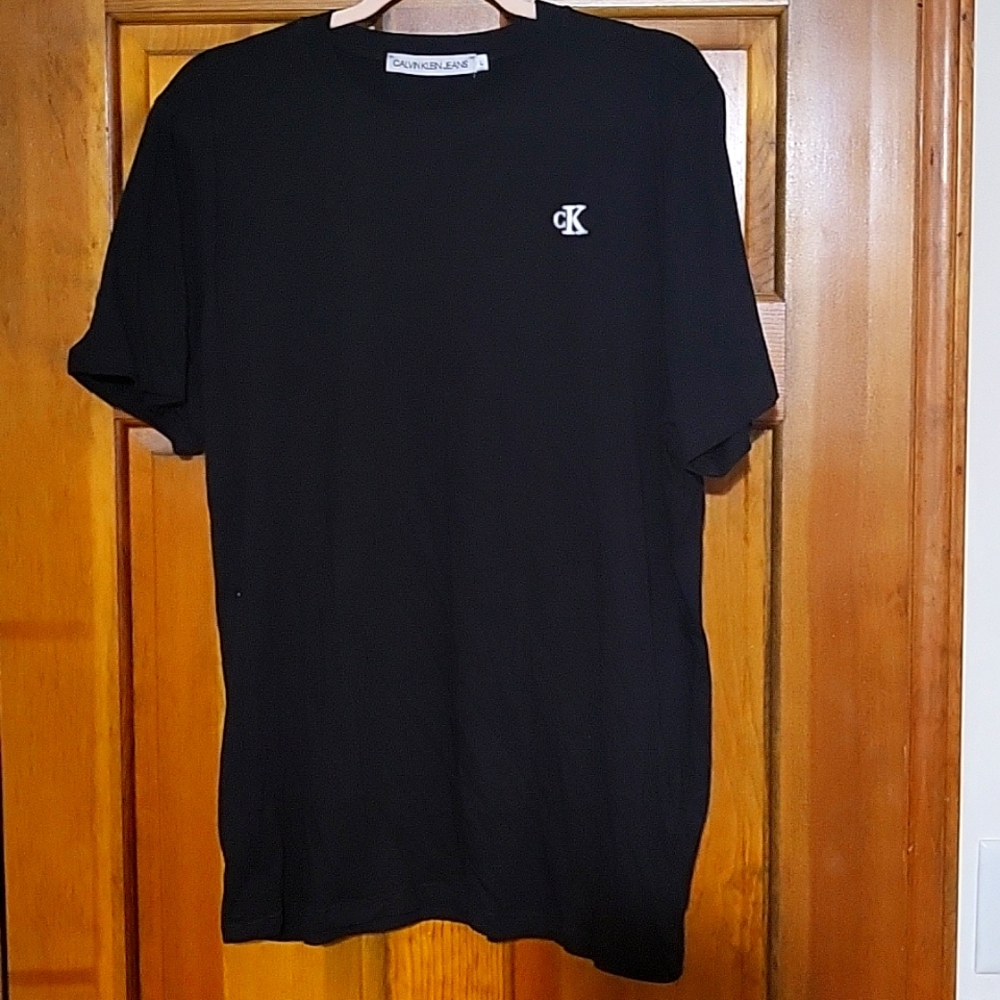 Calvin Klein black t shirt